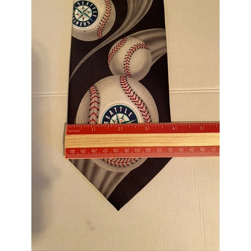 Ralph Marlin Seattle Mariners Curve Ball MLB Necktie Black Baseball 2003 251355